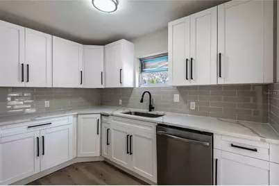 5104 N 15th Street, Tampa, FL 33610 - Photo 8