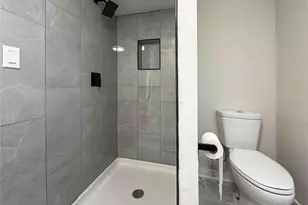 5104 N 15th St, Tampa, FL 33610 - Photo 36