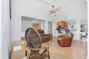 13136 SW Pembroke Cir N, Lake Suzy, FL 34269 - Photo 6