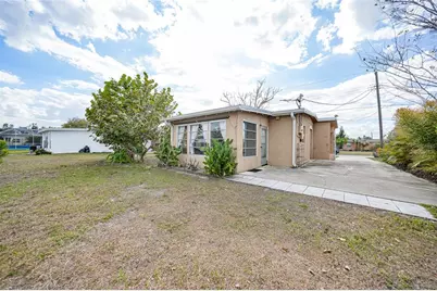 731 Palmetto Drive NE, Port Charlotte, FL 33952 - Photo 16