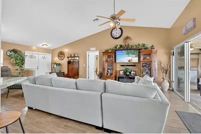 412 SE 13th Avenue, Cape Coral, FL 33990 - Photo 6