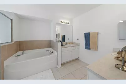 2117 NE 40th Street, Cape Coral, FL 33909 - Photo 16