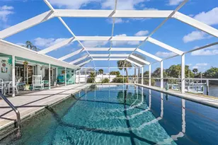 137 Bedford Dr NE, Port Charlotte, FL 33952 - Photo 2