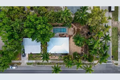 521 W Olympia Avenue, Punta Gorda, FL 33950 - Photo 2