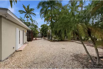 521 W Olympia Avenue, Punta Gorda, FL 33950 - Photo 34