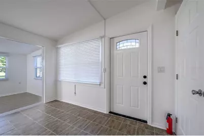 927 W Olympia Avenue, Punta Gorda, FL 33950 - Photo 4