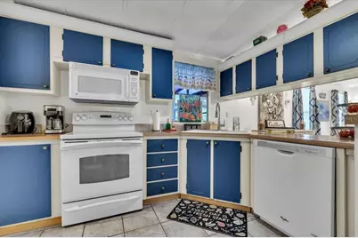 350 Horizon Drive, North Fort Myers, FL 33903 - Photo 10