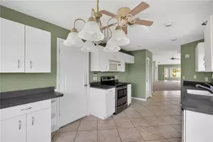1803 Ashley Dr, Venice, FL 34292 - Photo 16