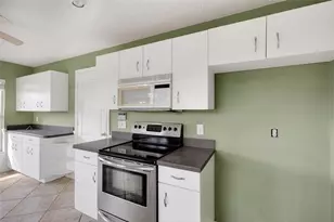 1803 Ashley Dr, Venice, FL 34292 - Photo 18