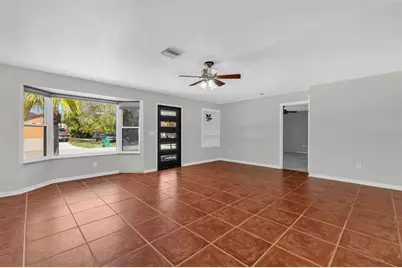 923 Linnaen Terrace NW, Port Charlotte, FL 33948 - Photo 2