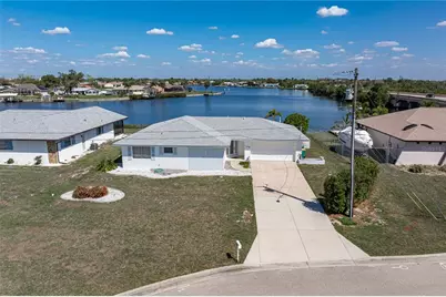 109 W Tarpon Boulevard NW, Port Charlotte, FL 33952 - Photo 1