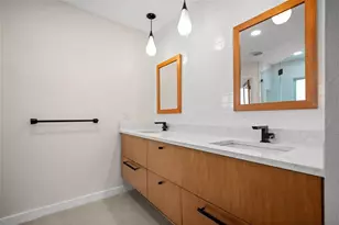 801 Pinellas Point Dr S, Saint Petersburg, FL 33705 - Photo 20