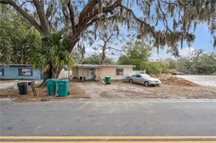 605 Danvers St, Eustis, FL 32726 - Photo 2