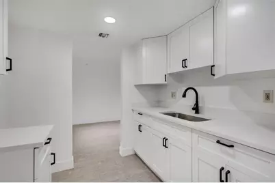 2366 E Mall Drive #101, Fort Myers, FL 33901 - Photo 4