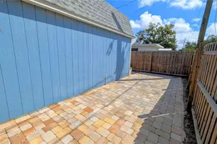 1212 Pineland Ave, Venice, FL 34285 - Photo 46