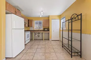 1013 Country Club Blvd, Cape Coral, FL 33990 - Photo 24