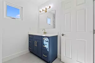 1013 Country Club Blvd, Cape Coral, FL 33990 - Photo 16