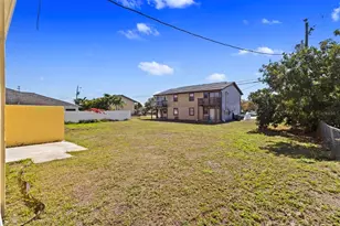 1013 Country Club Blvd, Cape Coral, FL 33990 - Photo 42