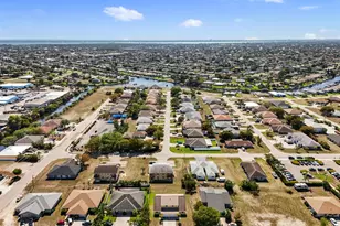 1013 Country Club Blvd, Cape Coral, FL 33990 - Photo 46