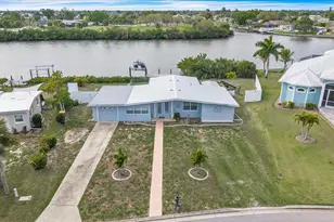 137 Poinsettia Cir NE, Port Charlotte, FL 33952 - Photo 2