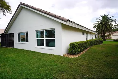 204 Carriage House Lane #204, Nokomis, FL 34275 - Photo 8