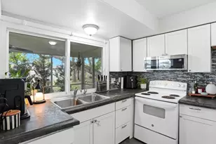 755 Hartford Dr NW, Port Charlotte, FL 33952 - Photo 8