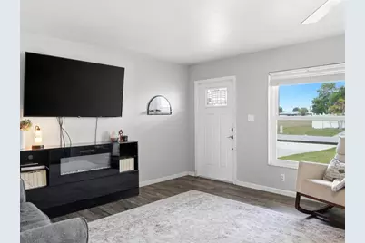 755 Hartford Drive NW, Port Charlotte, FL 33952 - Photo 4