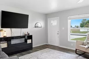 755 Hartford Dr NW, Port Charlotte, FL 33952 - Photo 4