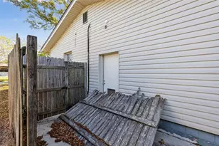 6220 Graves St, Jacksonville, FL 32210 - Photo 4