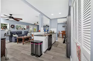 117 Bedford Dr NE, Port Charlotte, FL 33952 - Photo 4