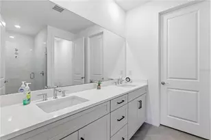 18516 Dayspring Pl, Venice, FL 34293 - Photo 16