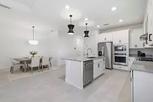 18516 Dayspring Pl, Venice, FL 34293 - Photo 10