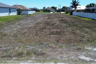 114 NW 10th St, Cape Coral, FL 33993 - Photo 1