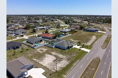 3605 W Gator Circle, Cape Coral, FL 33909 - Photo 8