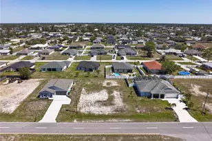 3605 W Gator Cir, Cape Coral, FL 33909 - Photo 2