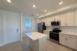 17560 Opal Sand Dr, Venice, FL 34293 - Photo 4