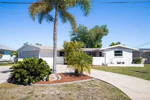 209 Deerfield Ave NE, Port Charlotte, FL 33952 - Photo 4