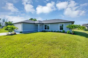 431 NE Juanita Ct, Cape Coral, FL 33909 - Photo 2