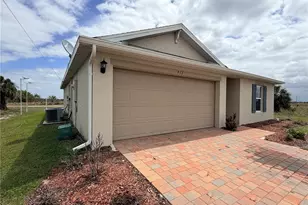 513 Ella Jean Pi Banyan Village, Labelle, FL 33935 - Photo 4