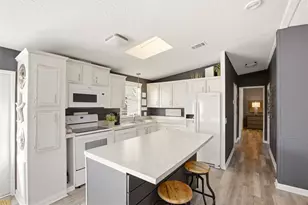 701 Aqui Esta Dr, Punta Gorda, FL 33950 - Photo 8