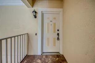 12515 McGregor Blvd, Fort Myers, FL 33919 - Photo 2