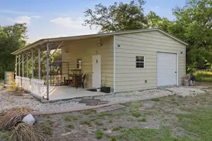 2105 Bennett Ln, North Port, FL 34288 - Photo 4