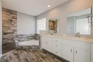 5238 Montserrat Ct, Lakeland, FL 33812 - Photo 4
