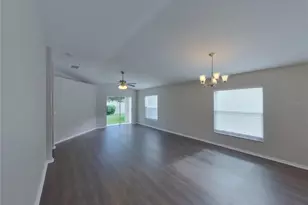 15512 Telford Spring Dr, Ruskin, FL 33573 - Photo 2