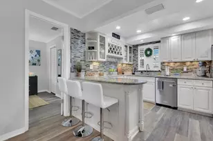 4263 Island Cir, Fort Myers, FL 33919 - Photo 8