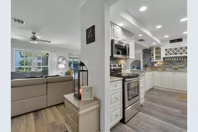 4263 Island Circle #D, Fort Myers, FL 33919 - Photo 12