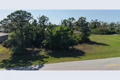 274 Sweetwater Drive, Rotonda West, FL 33947 - Photo 4