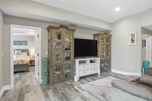 127 Glades Dr, Rotonda West, FL 33947 - Photo 8
