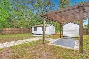 1328 Divot Ln, Tampa, FL 33612 - Photo 52