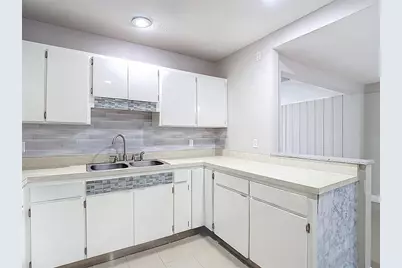 1328 Divot Lane, Tampa, FL 33612 - Photo 16